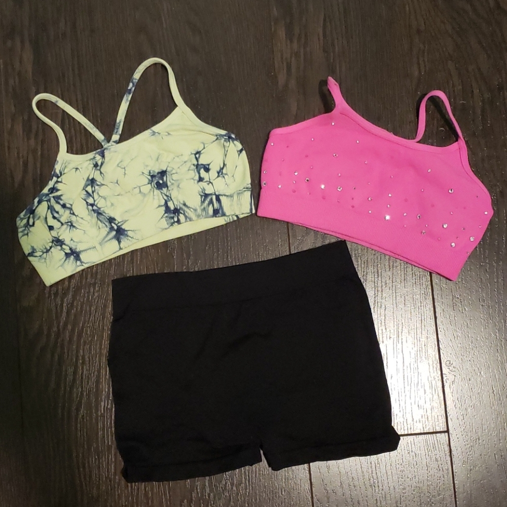Girls athletic clothes